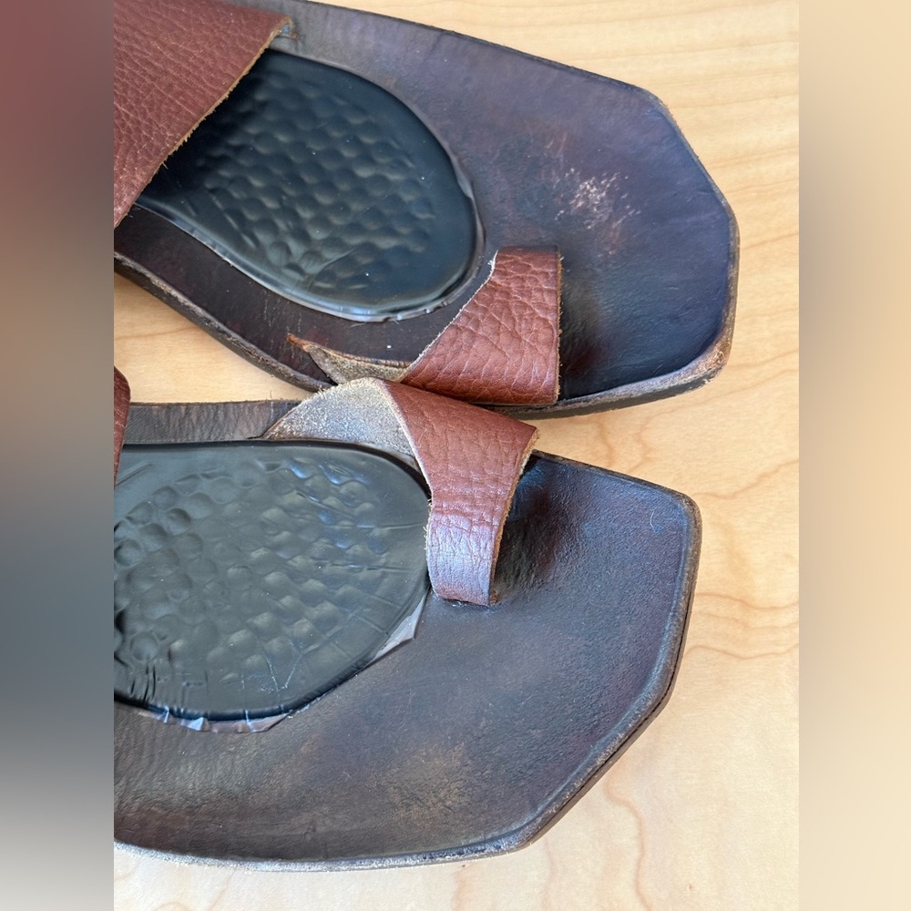 Cydwoq Hillary style sandal, brown pebbled leather, handmade in USA, 39.5 (9.5) - Picture 5 of 16